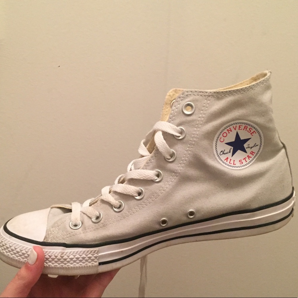 grey converse (men’s 9, women’s 11)